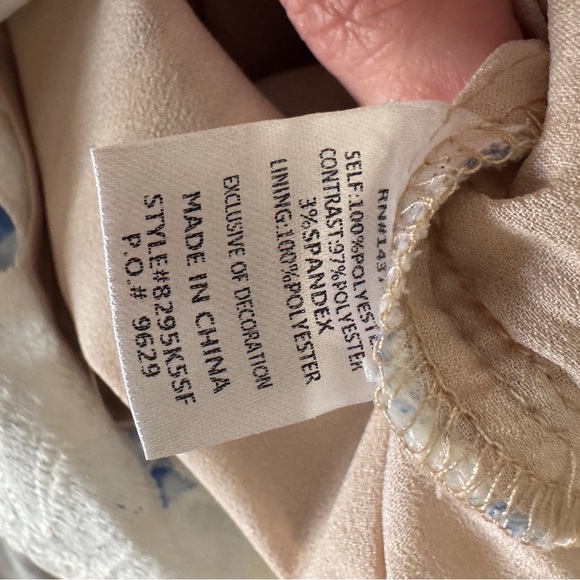 English Factory pencil skirt with perforated crochet accent size small - Picture 5 of 7